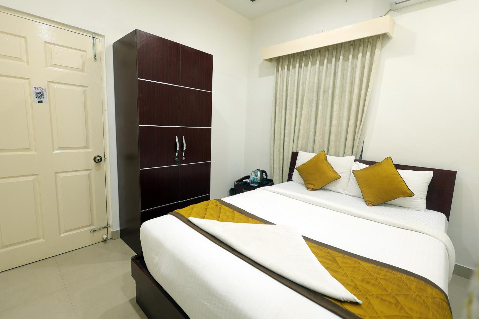 Arcade Inn Suites Bangalore Exterior foto