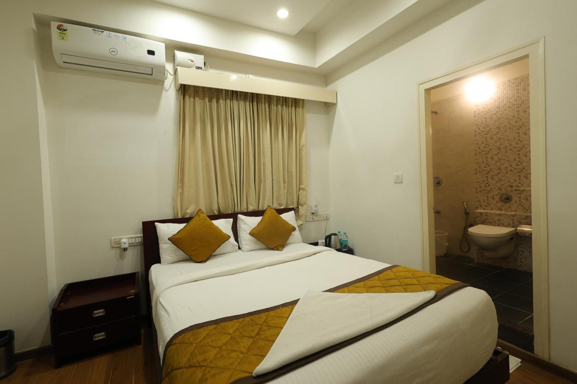 Arcade Inn Suites Bangalore Exterior foto